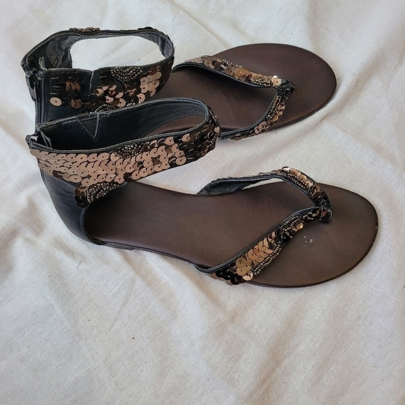 Candies black with accent lace gold size 8.5 - Picture 2 of 4